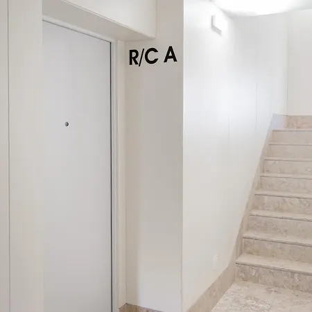 The Hideaway, 2 Bed Urban Terrace Lisbon